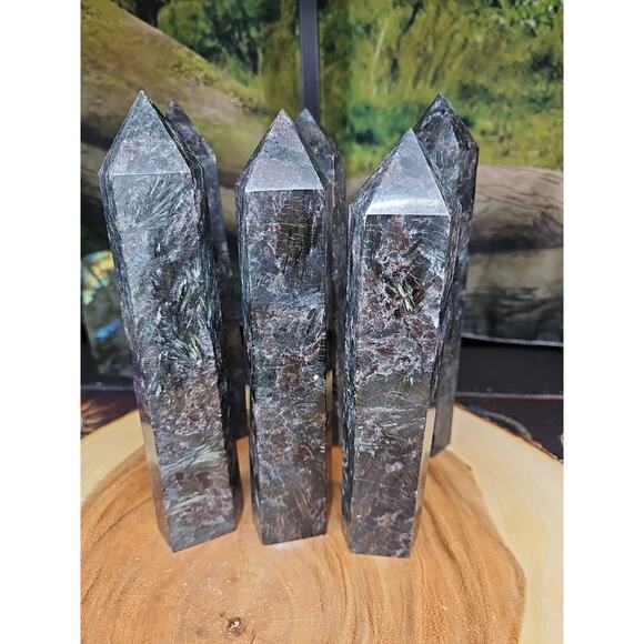 1ea Arfvedsonite Garnet Blue Flashes Crystal Point Tower Polished 1.5- 1.90lbs - Picture 3 of 12